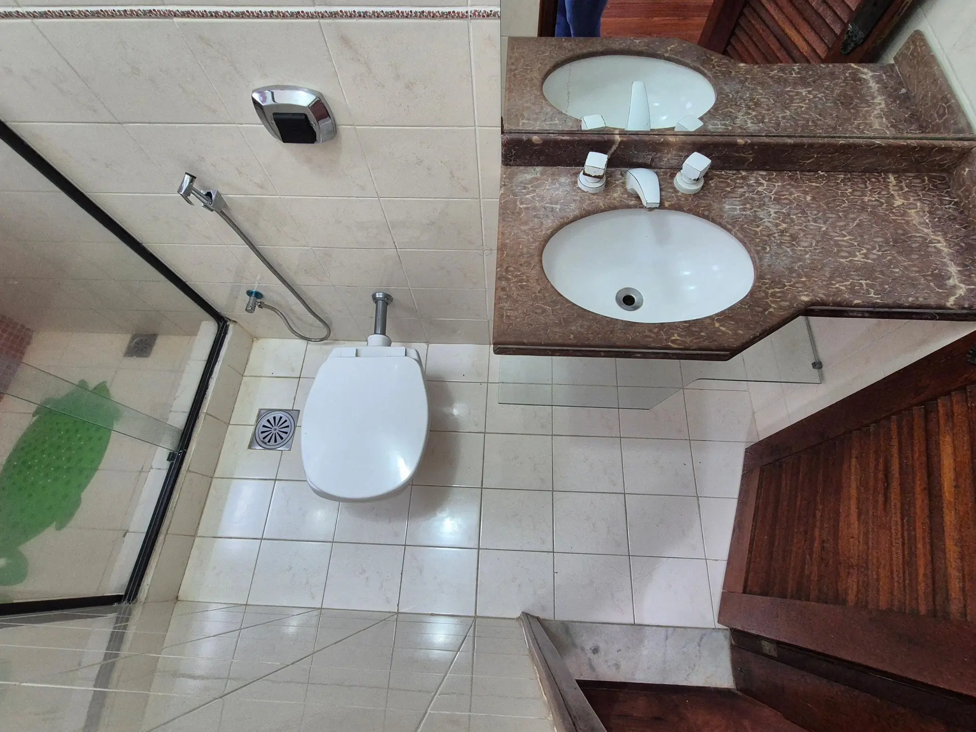 Casa em condomínio com 3 suítes e churrasqueira na varanda — photo 32