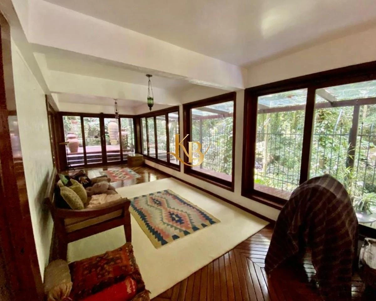 Furnished 350 m² house with 4 bedrooms and a balcony — photo 6