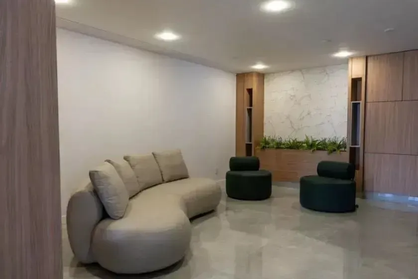 Unfurnished apartment with 2 bedrooms and air conditioning