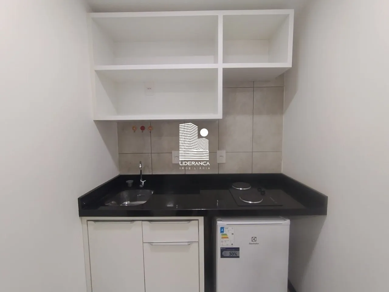 Furnished 15 m² studio with 1 bedroom and 1 bathroom — photo 6