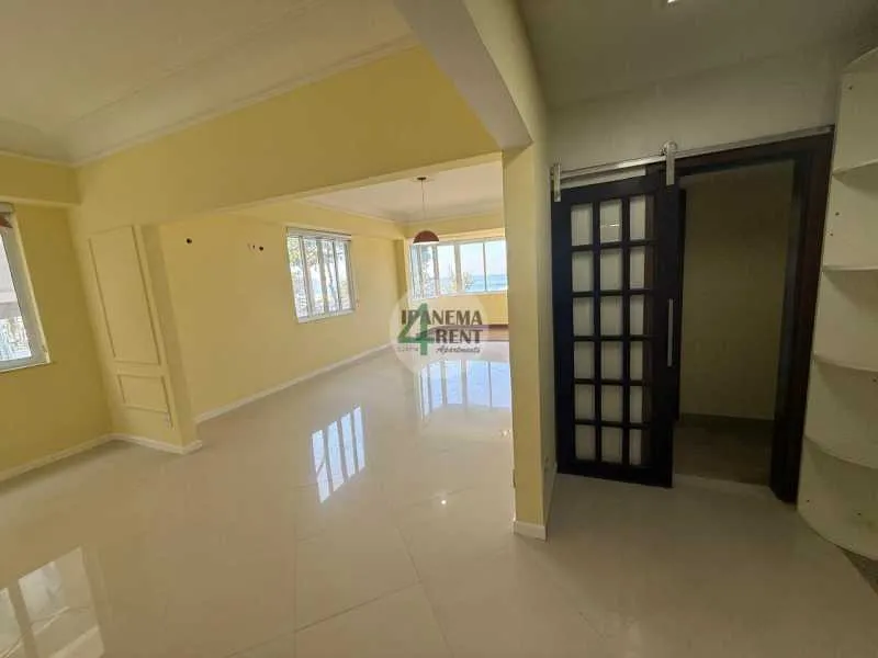 Apartment with 3 bedrooms and enclosed balcony — photo 12