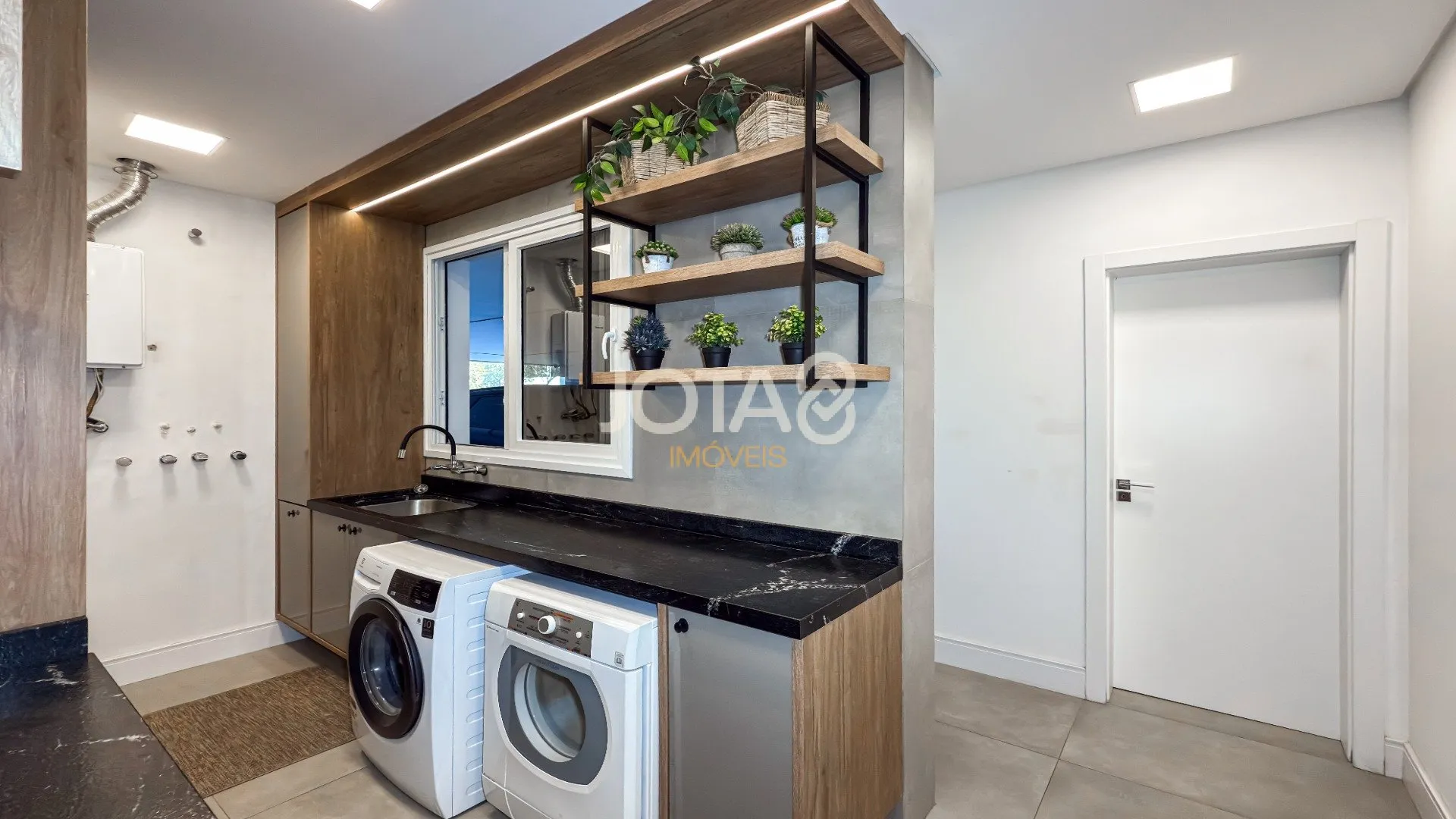 Меблированный дом с 4 спальнями и 635 м² и 7 местами — photo 24