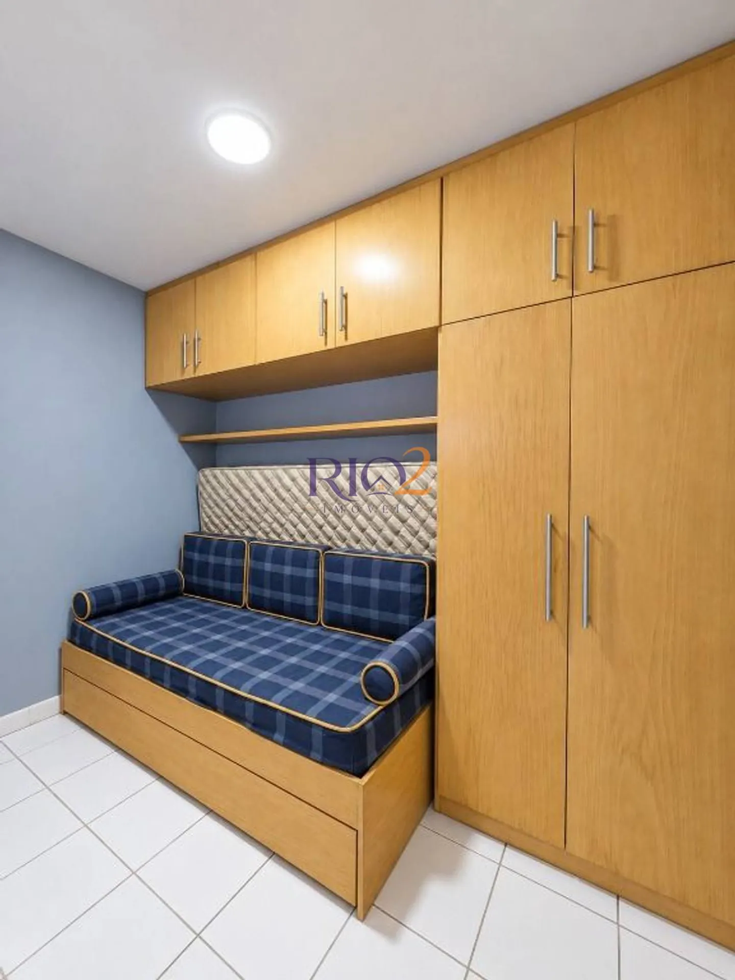 Walk-in closet in a 3-bedroom apartment, 117 m² — photo 17
