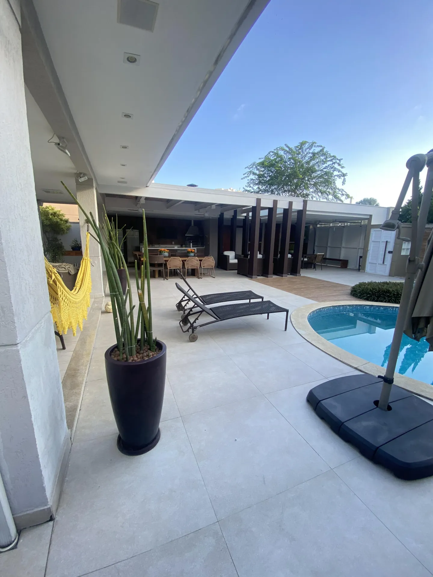 Casa de condomínio com 5 quartos e 500 m² — photo 9