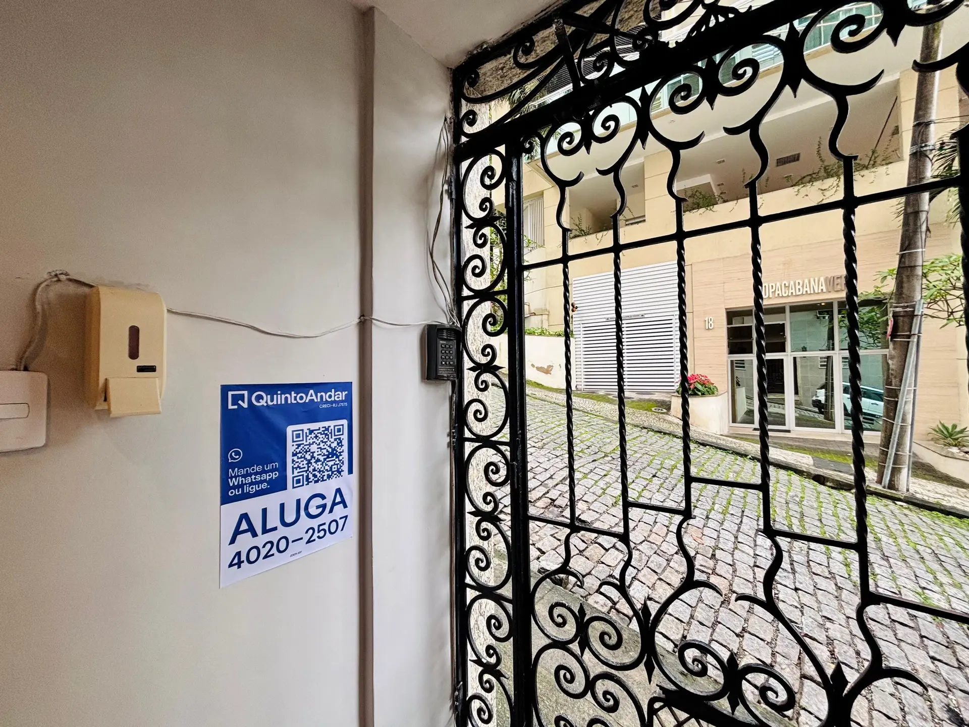 Furnished 2-bedroom, 75 m² apartment in Rio de Janeiro — photo 32