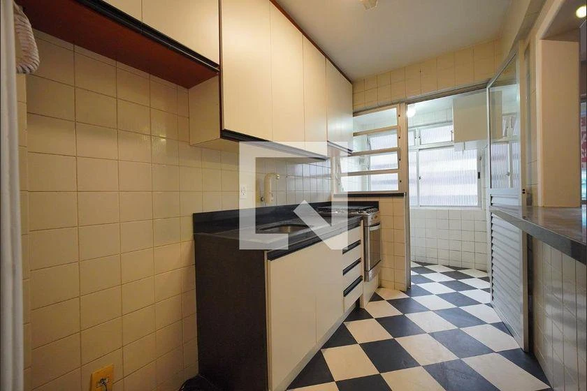 Wood or laminate floors in a one-bedroom apartment, 48 m² — photo 2