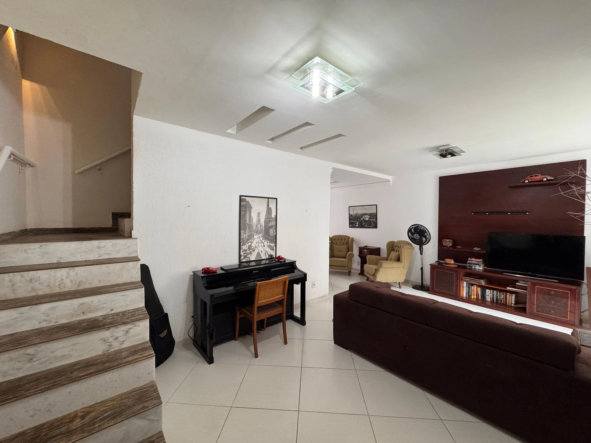 Furnished condo house with 3 bedrooms and laundry setup — photo 19