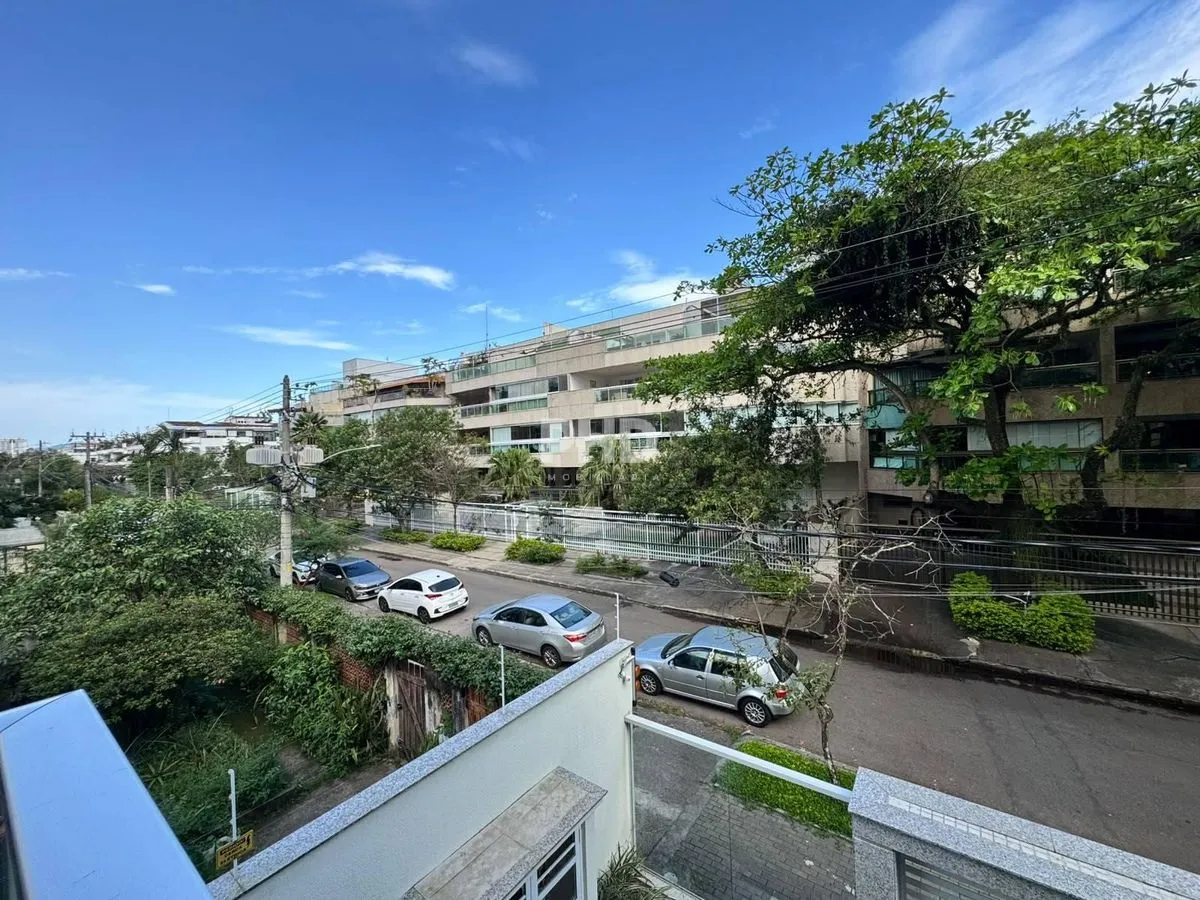 Apartment on the 1st floor with a grill on the balcony — photo 37