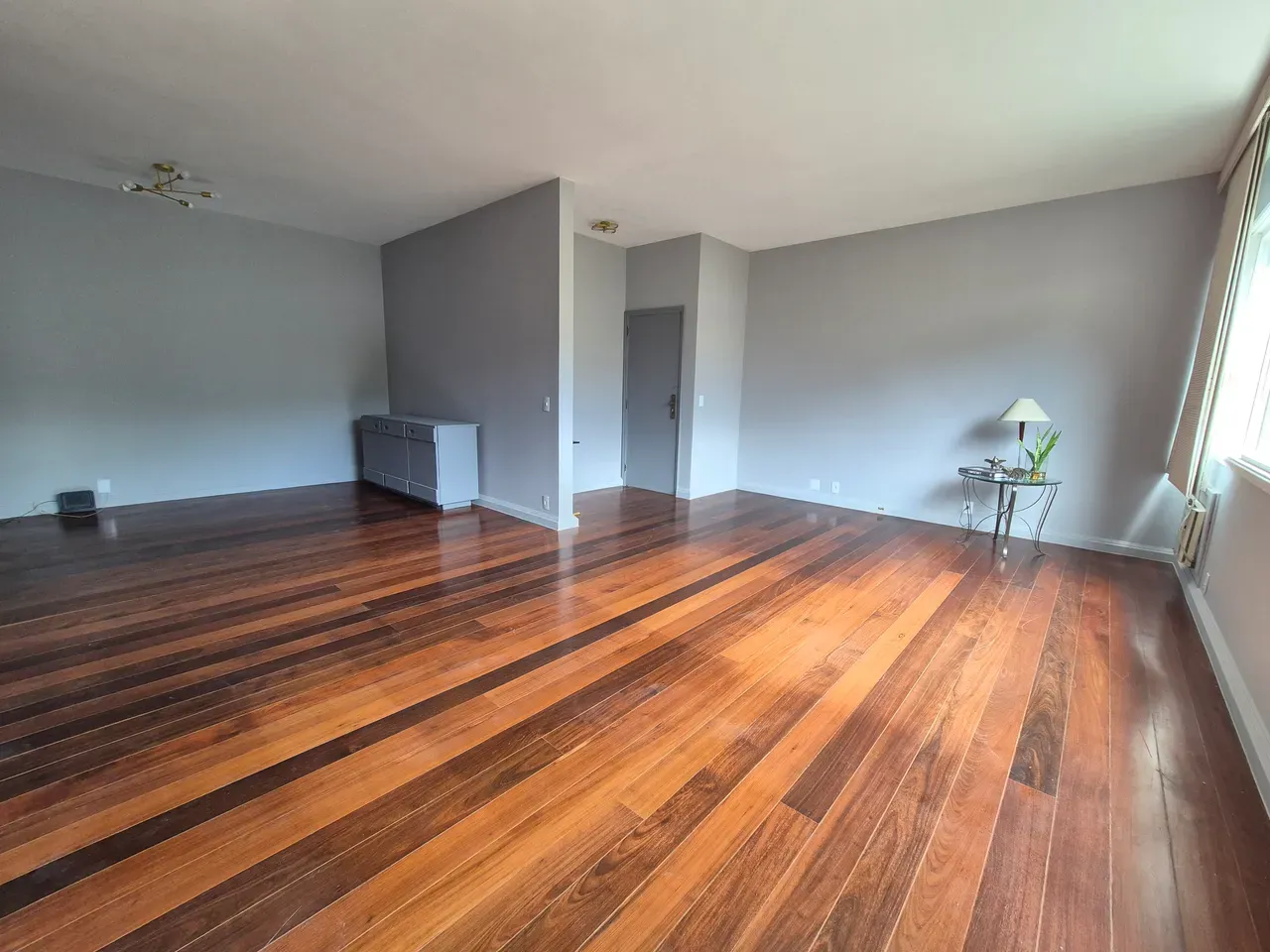 Unfurnished 4-bedroom apartment with a private garden — photo 13