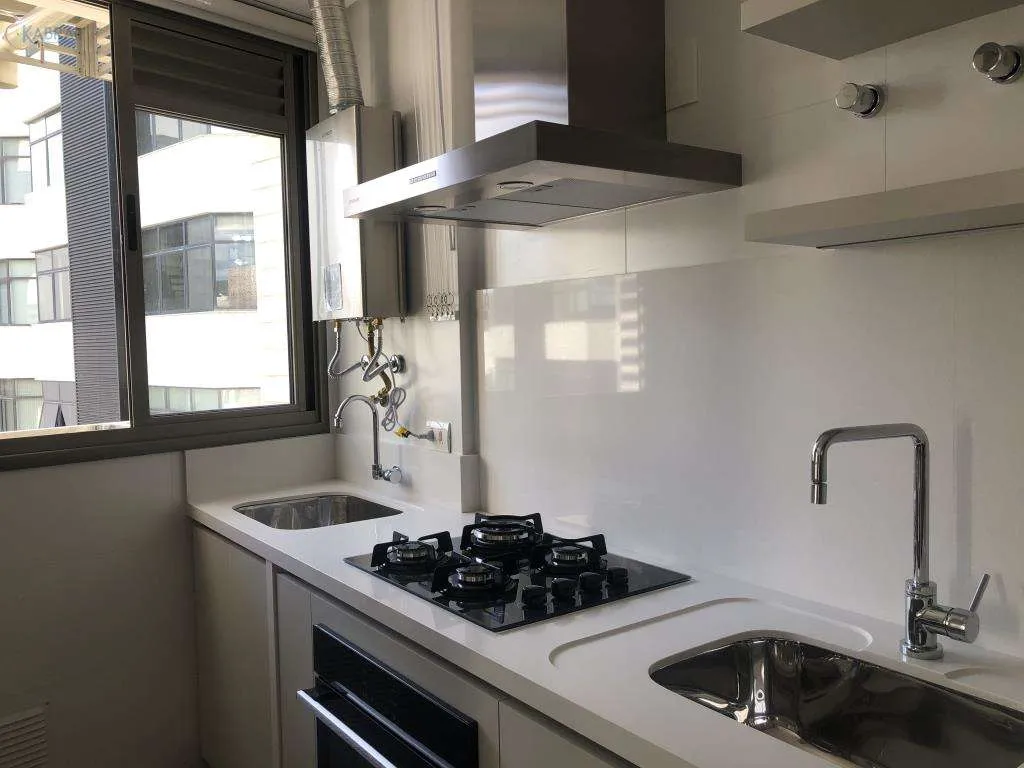 Furnished 70 m² apartment with open-plan kitchen — photo 2