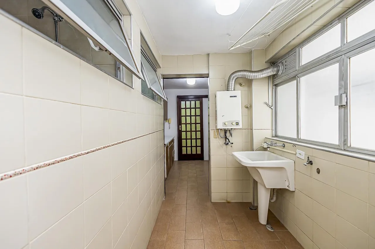 Apartamento com cozinha fechada, 3 quartos e 2 banheiros — photo 18
