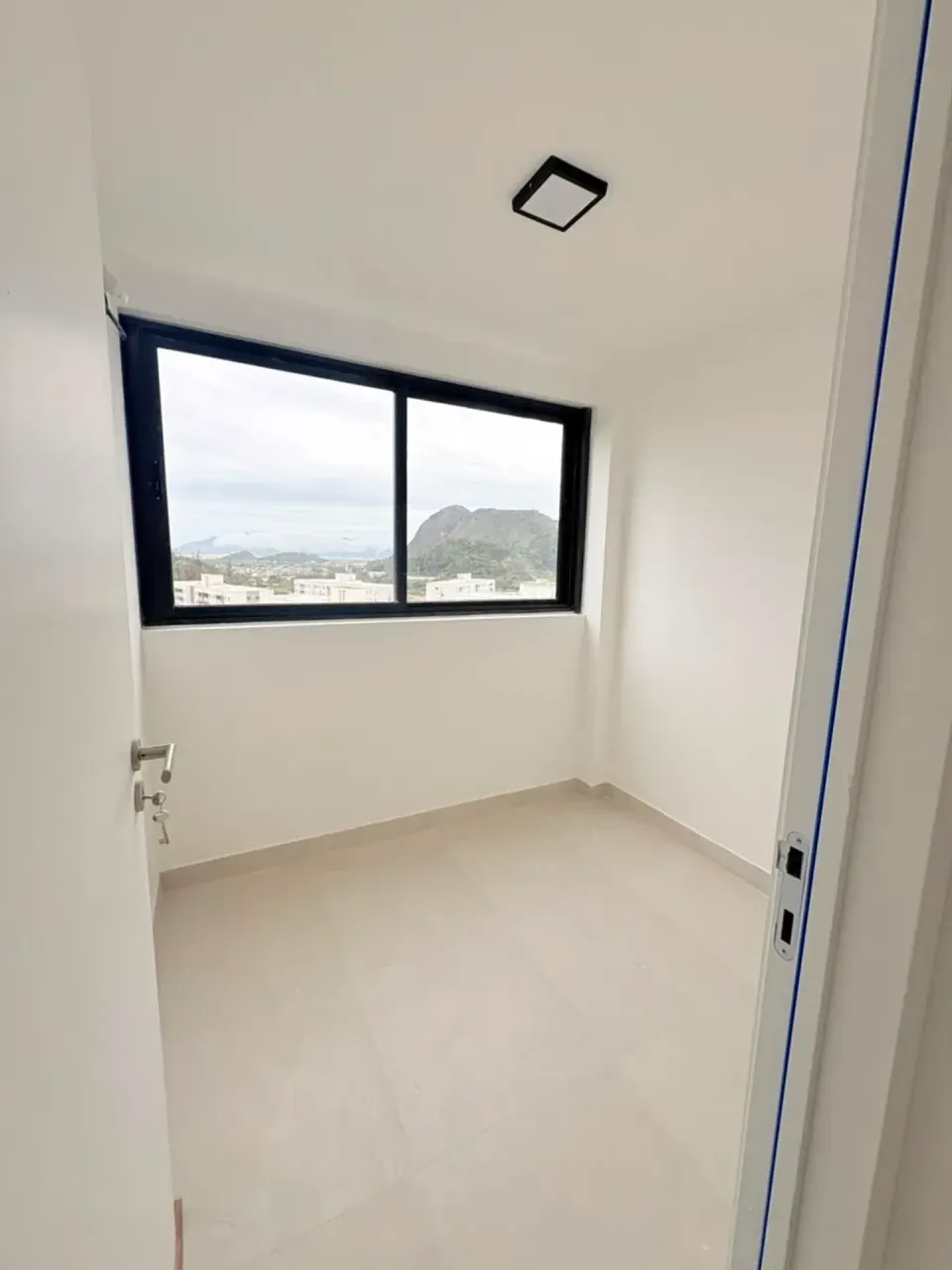 65 m² unfurnished apartment with 3 bedrooms and 2 baths — photo 11