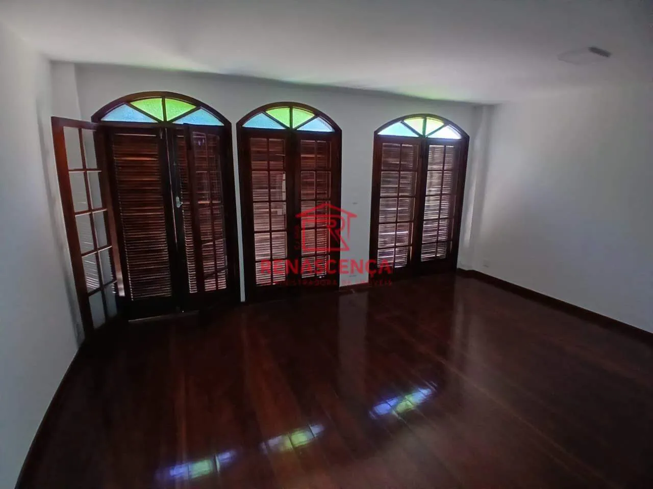 Casa com 7 quartos, 3 suítes e 400 m²