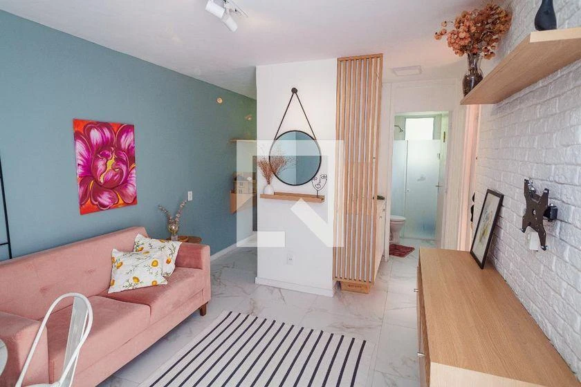 Apartamento amueblado de 2 dormitorios con 84 m² y 1 plaza