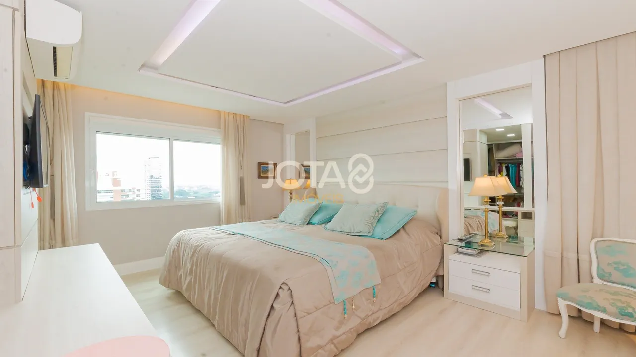 298 m² apartment with 3 en-suite bedrooms and balcony — photo 16