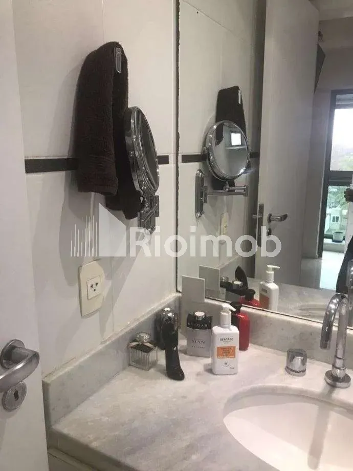 3-bedroom apartment with a washing machine in Rio de Janeiro — photo 40