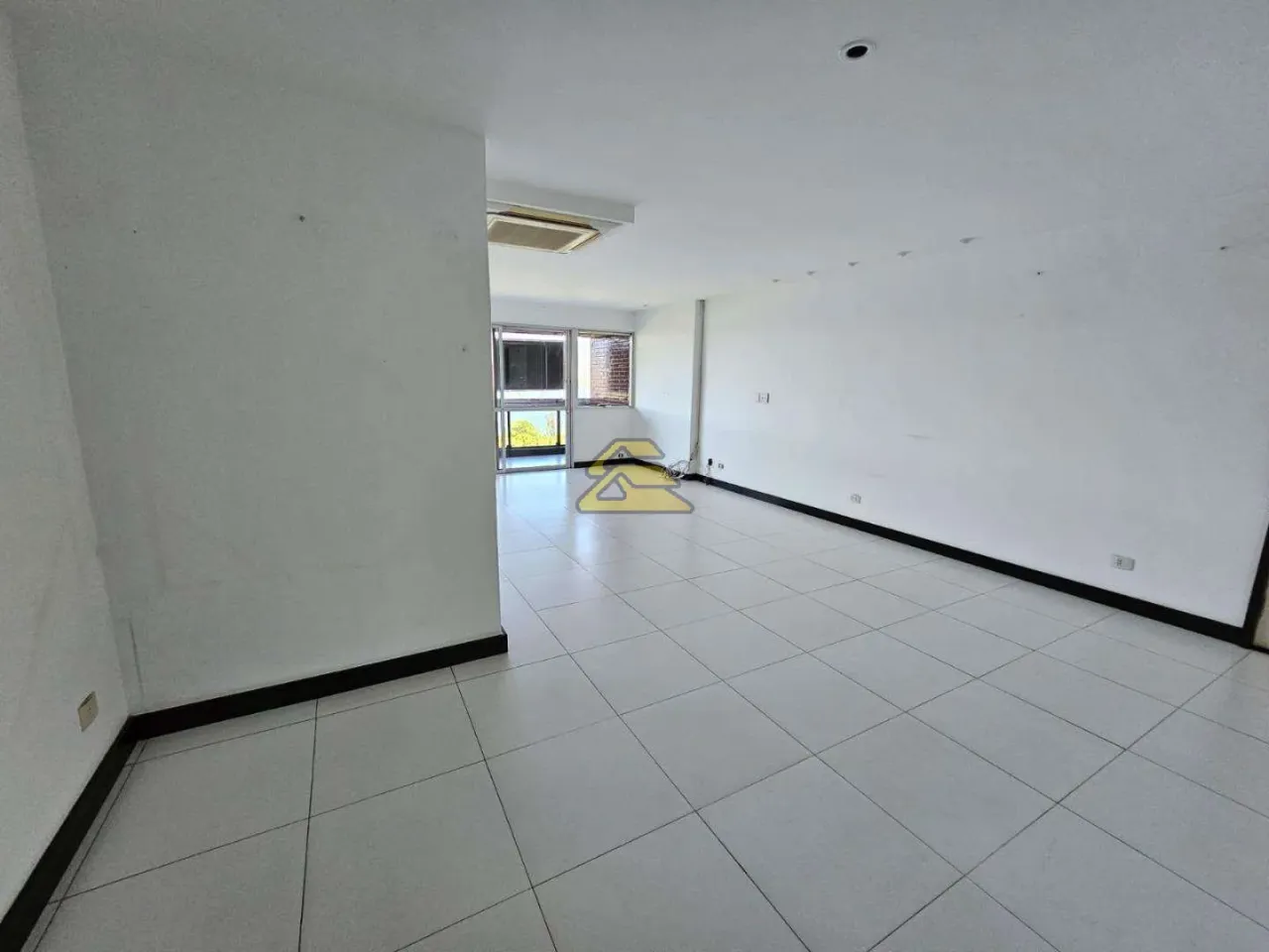 3-bedroom apartment with 3 suites and 2 parking spaces — photo 12