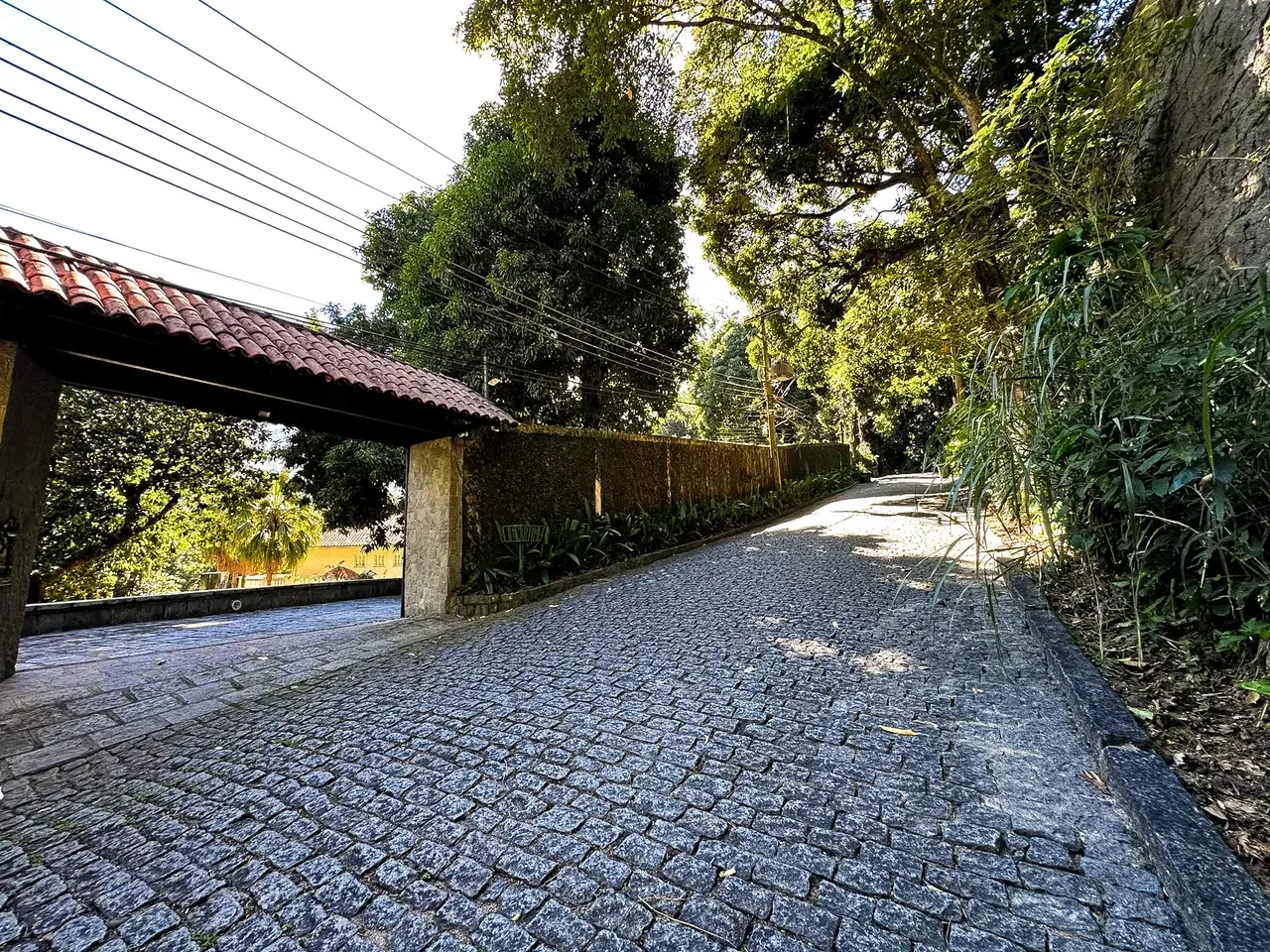 Casa com 4 quartos e 5 banheiros, varanda com churrasqueira — photo 20
