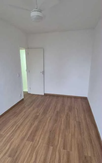 58 m² apartment with open-plan kitchen and living area — photo 7