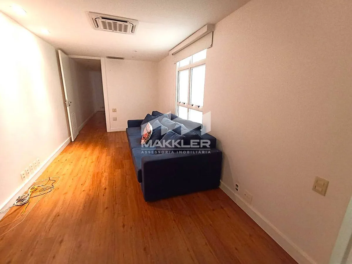 Apartment with 4 bedrooms and 4 bathrooms — photo 8