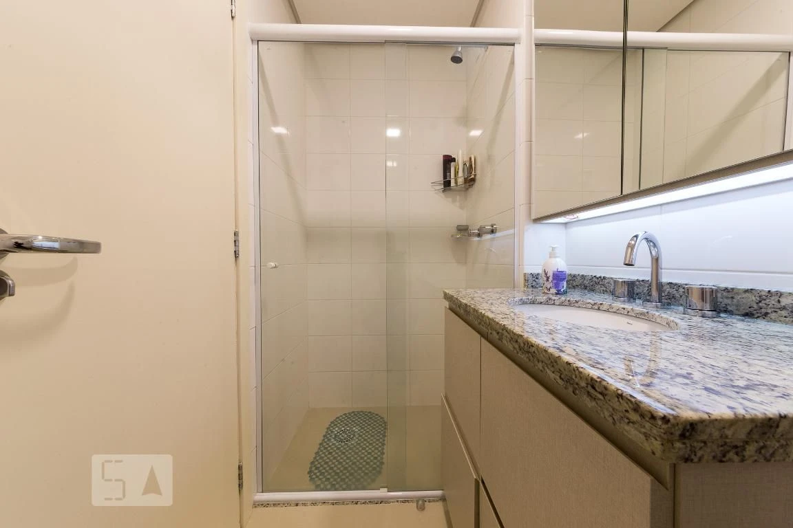 Glass-enclosed balcony in a 2-bedroom apartment, 189 m² — photo 27