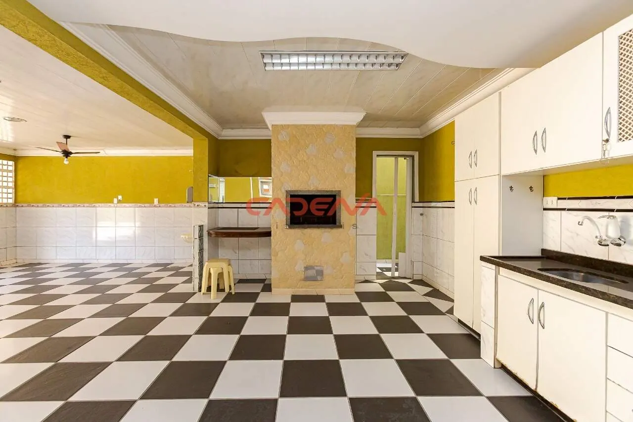 House with 5 bedrooms, 3 en-suites and 660 m² with 6 spaces — photo 12