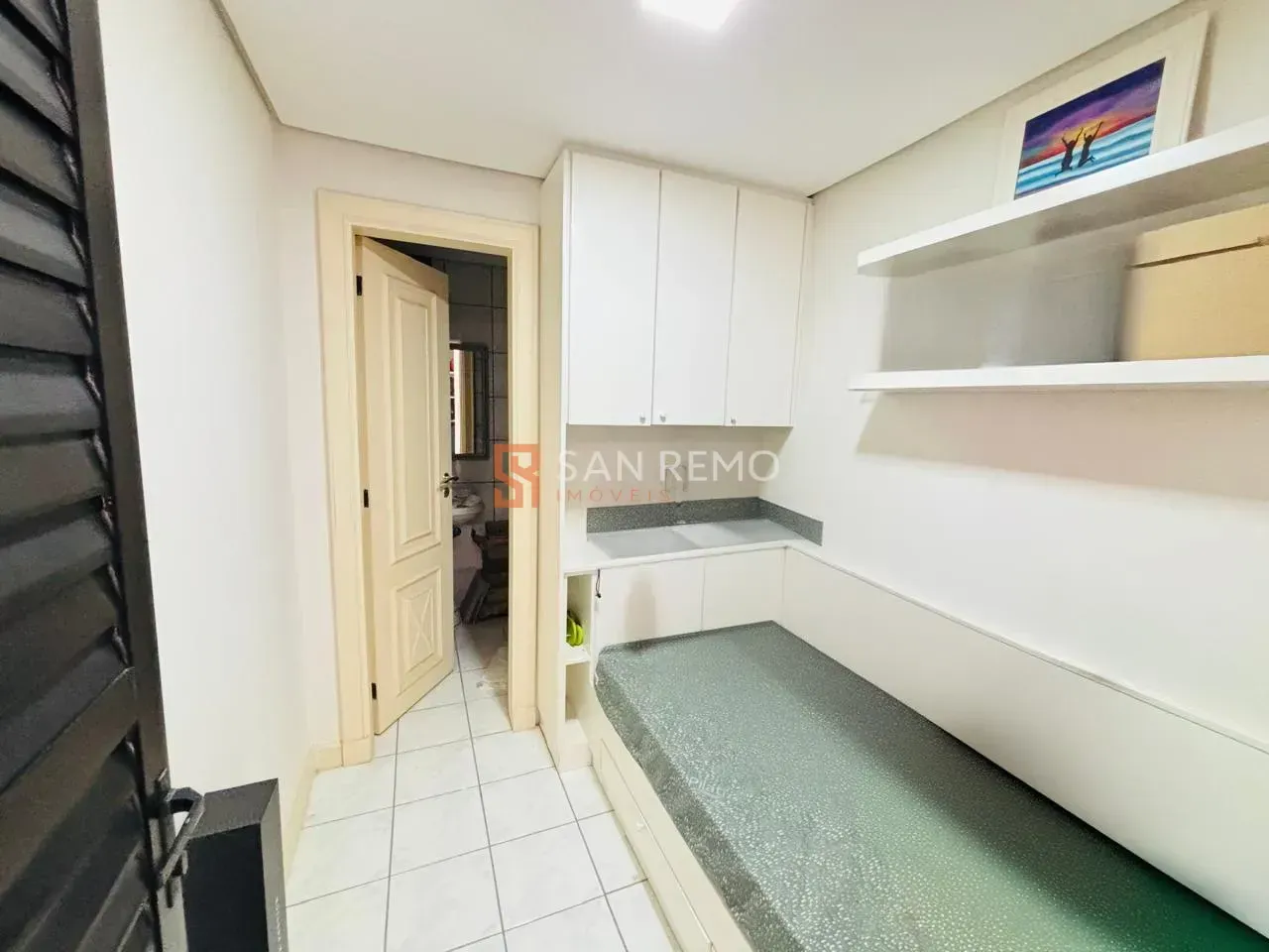 Garden apartment with 3 en-suite bedrooms and 241 m² — photo 20