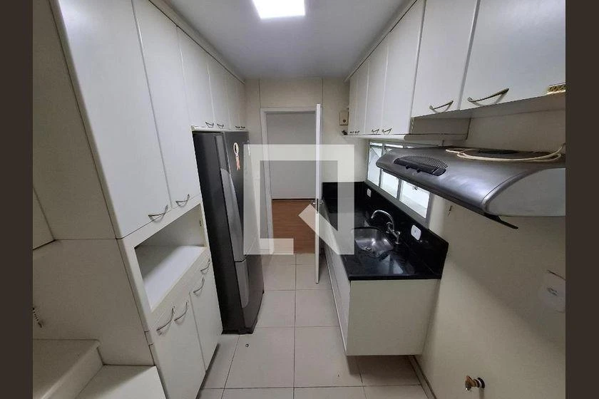 Home office in a 4-bedroom apartment, 140 m² — photo 11