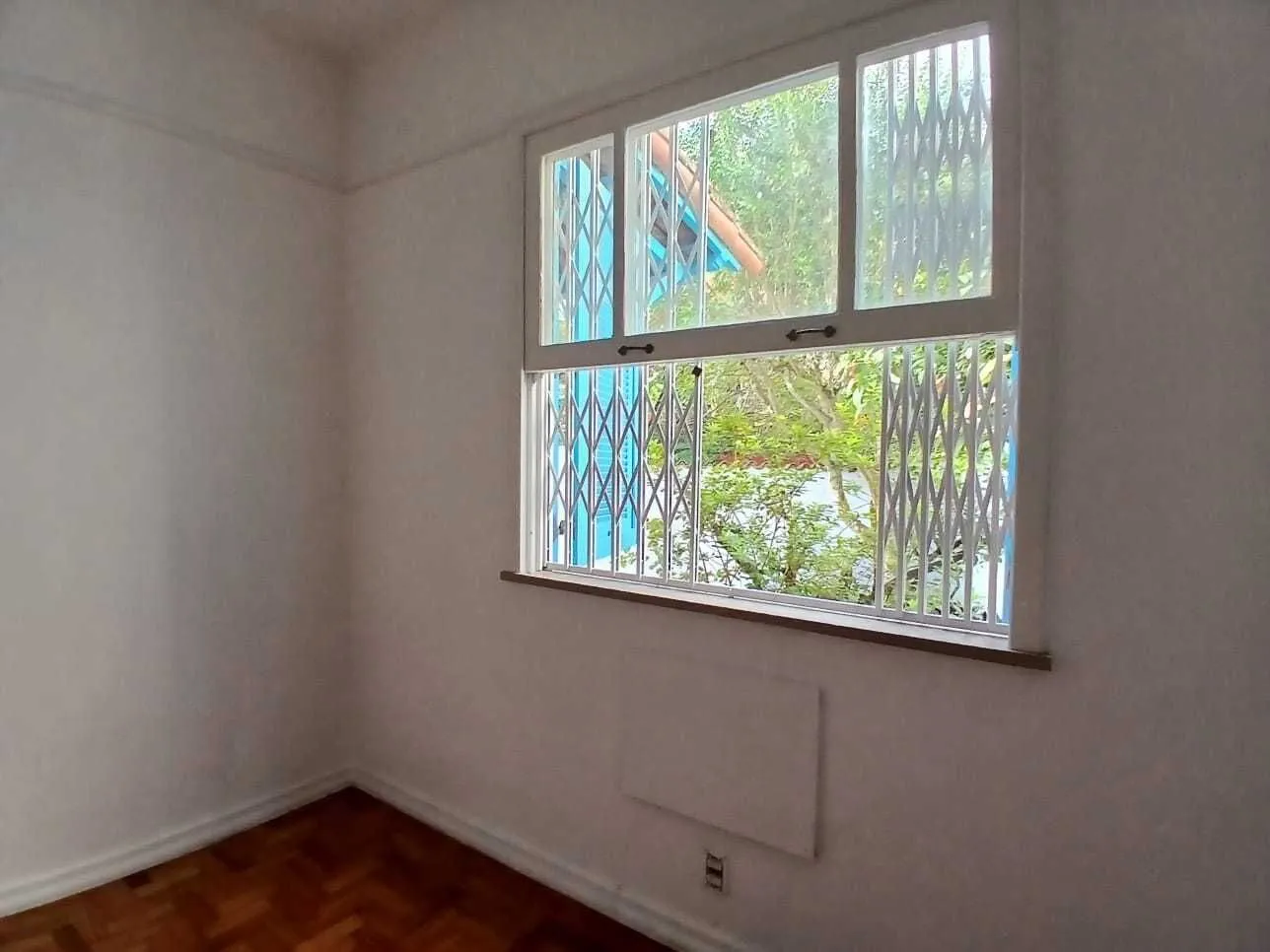 Apartment, 113 m², with wood or laminate floors — photo 10