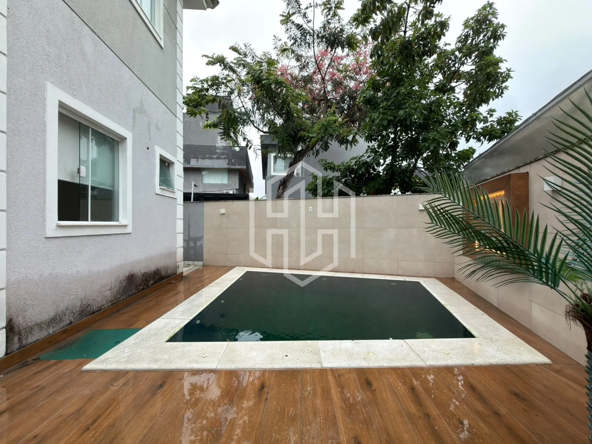 House, 220 m², with a grill on the balcony — photo 4