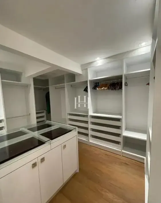 Apartamento mobiliado com 3 quartos e 261 m² — photo 26