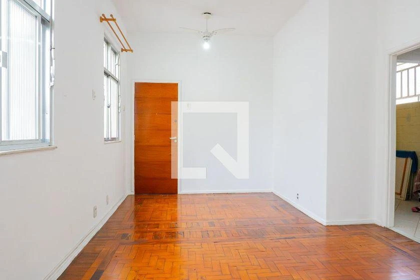 Apartment, 102 m², with wood or laminate floors — photo 22