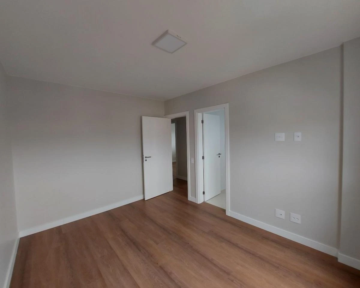 3-bedroom apartment with a water view in Florianópolis — photo 13
