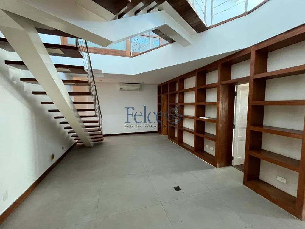 Penthouse apartment with 4 en-suite suites — photo 7