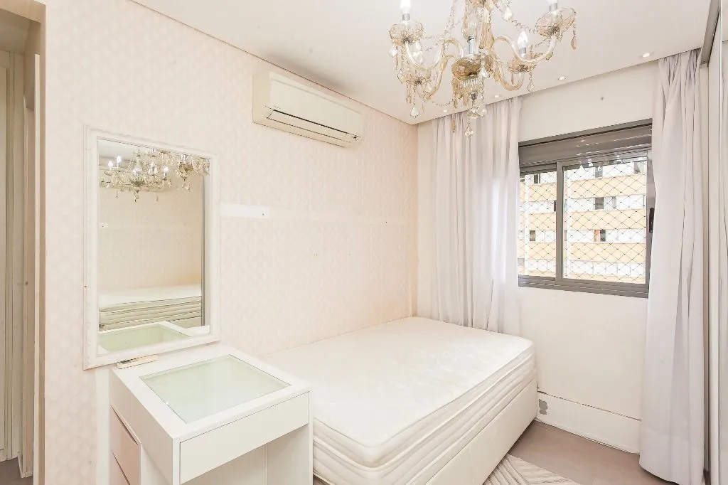 Rental apartment with 3 en-suite bedrooms and 4 baths — photo 39