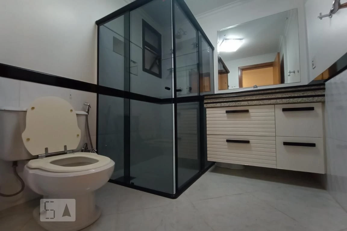 Apartamento de 4 quartos com janelas do piso ao teto — photo 119