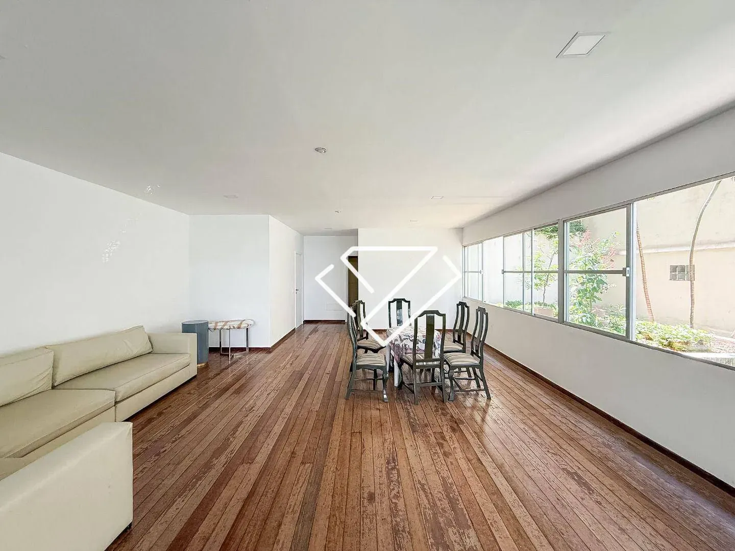 Apartment with 4 bedrooms and a separate gas kitchen — photo 42