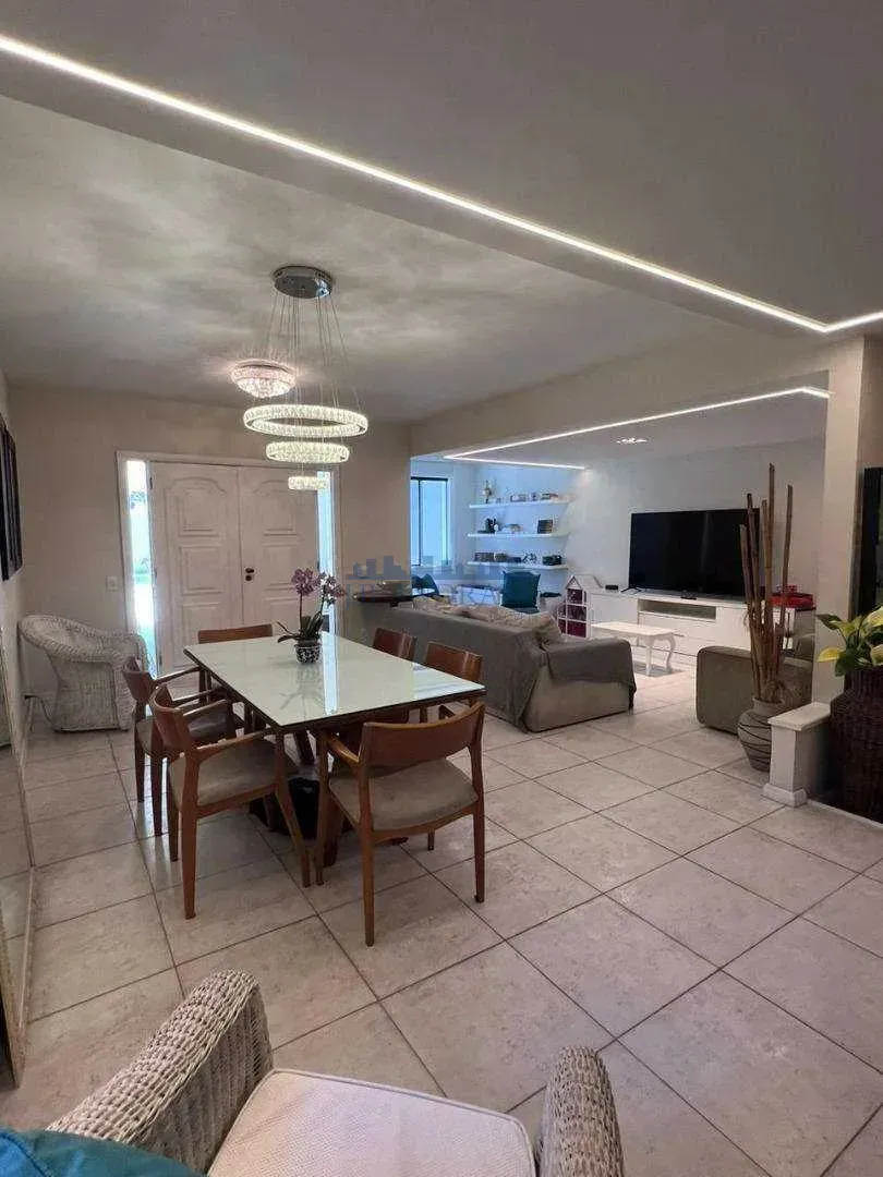 Casa com cozinha fechada e fogão a gás — photo 14