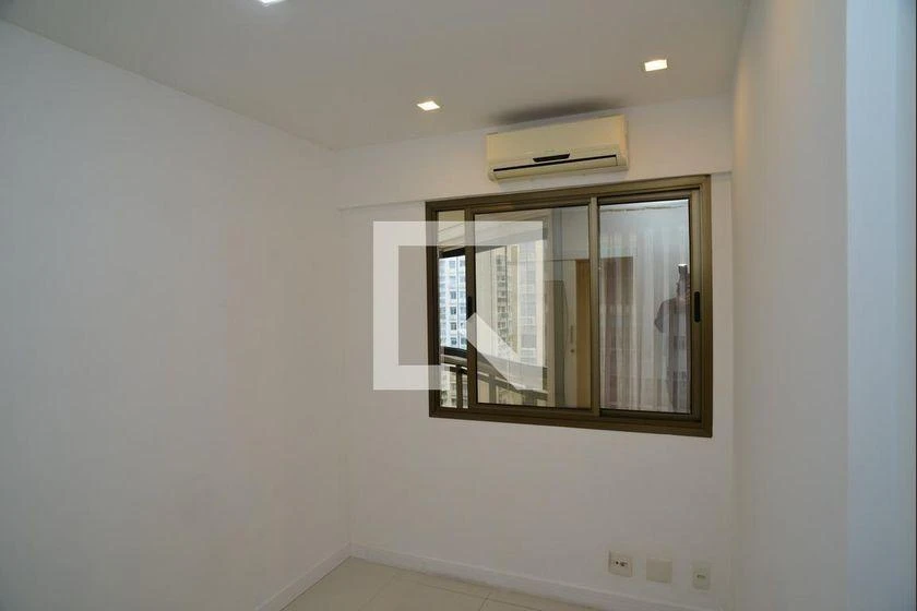 3-bedroom apartment with a water view — photo 2