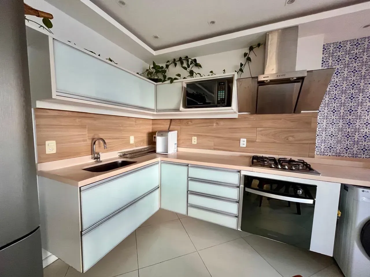 Furnished 2-bedroom apartment with 2 bathrooms, 88 m² — photo 10