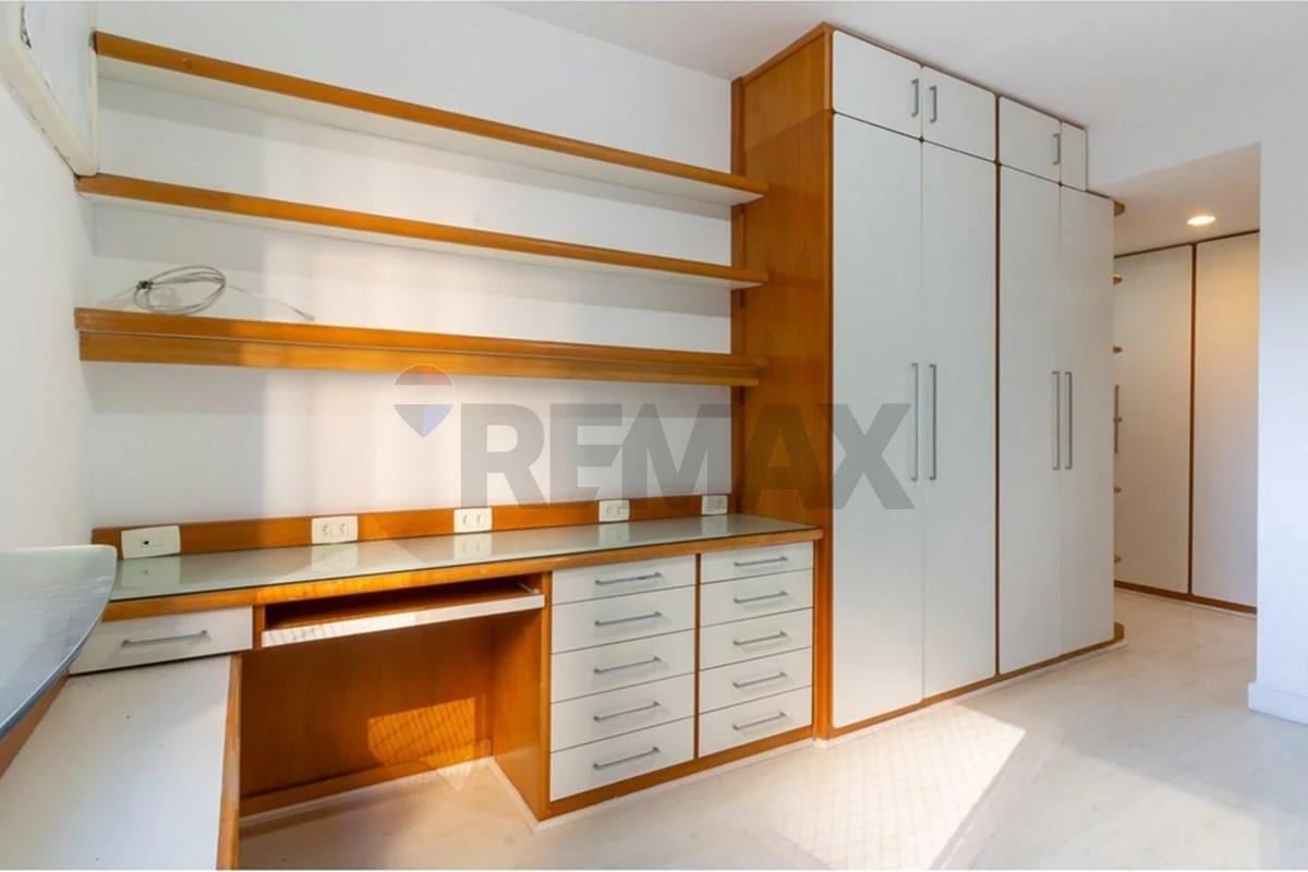 217 m² apartment with 4 bedrooms and balcony BBQ — photo 20