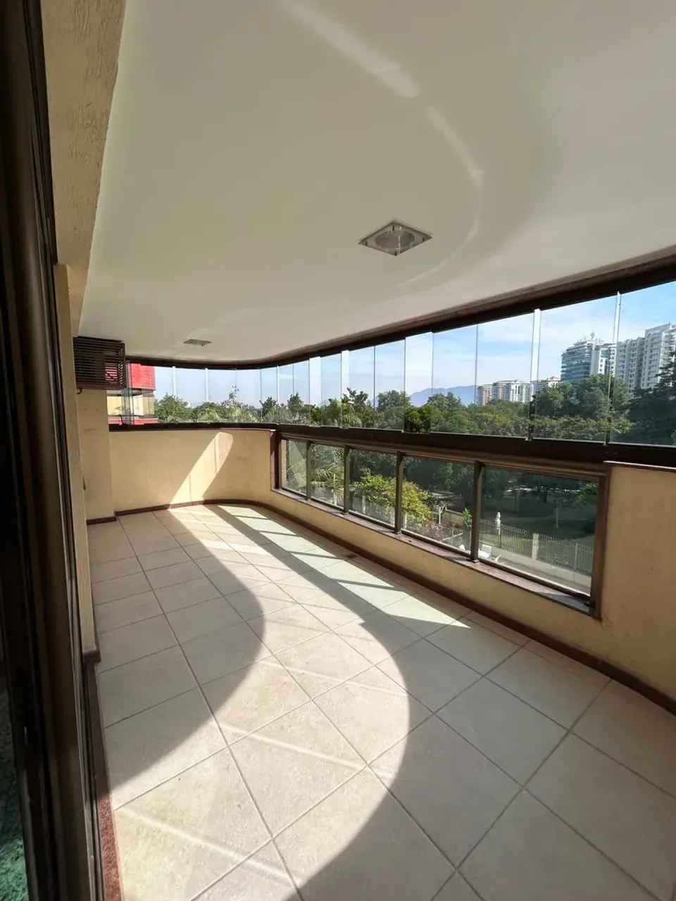4-bedroom apartment with BBQ area in the building — photo 4
