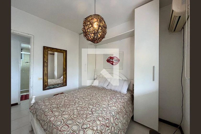 Furnished apartment, 86 m², with a glass-enclosed balcony — photo 14