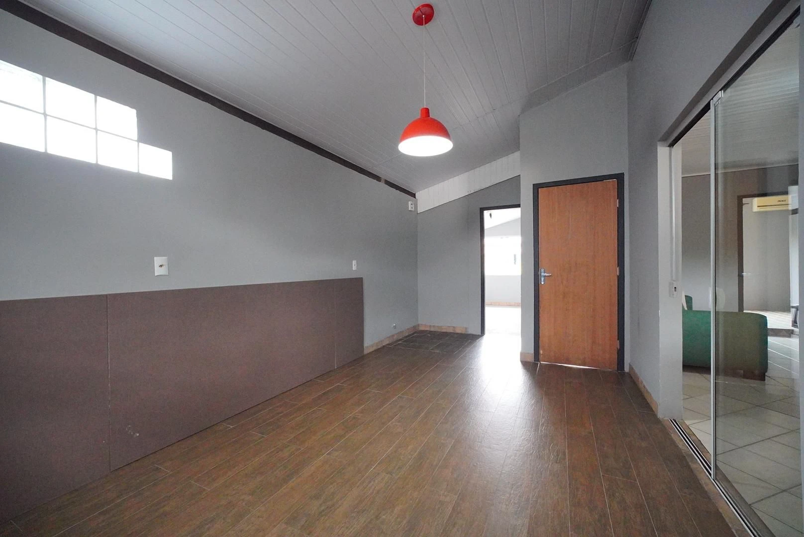 2-bedroom house with a garden — photo 5