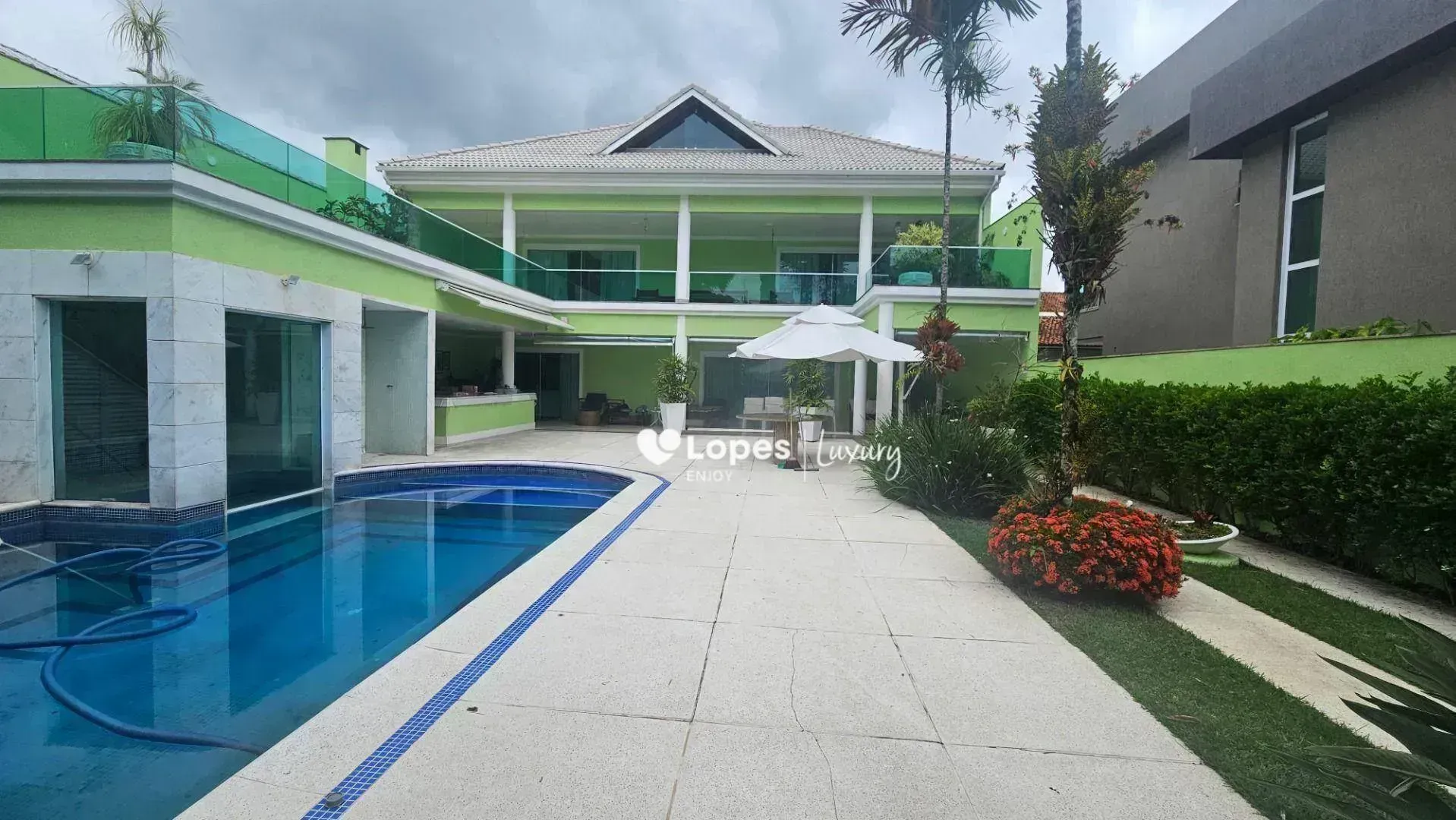 Furnished house with 6 en-suite suites and a private pool — photo 3
