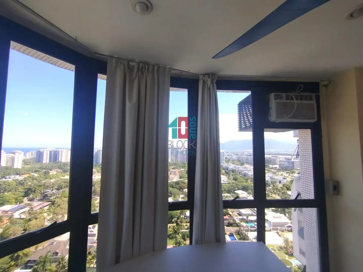 Duplex penthouse with 3 en-suite bedrooms and 200 m² — photo 31