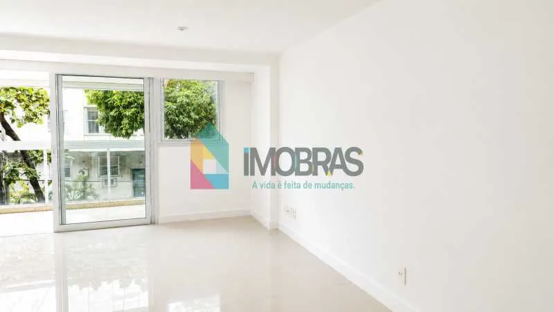 Apartment with 4 bedrooms and a balcony, 4 bathrooms — photo 9
