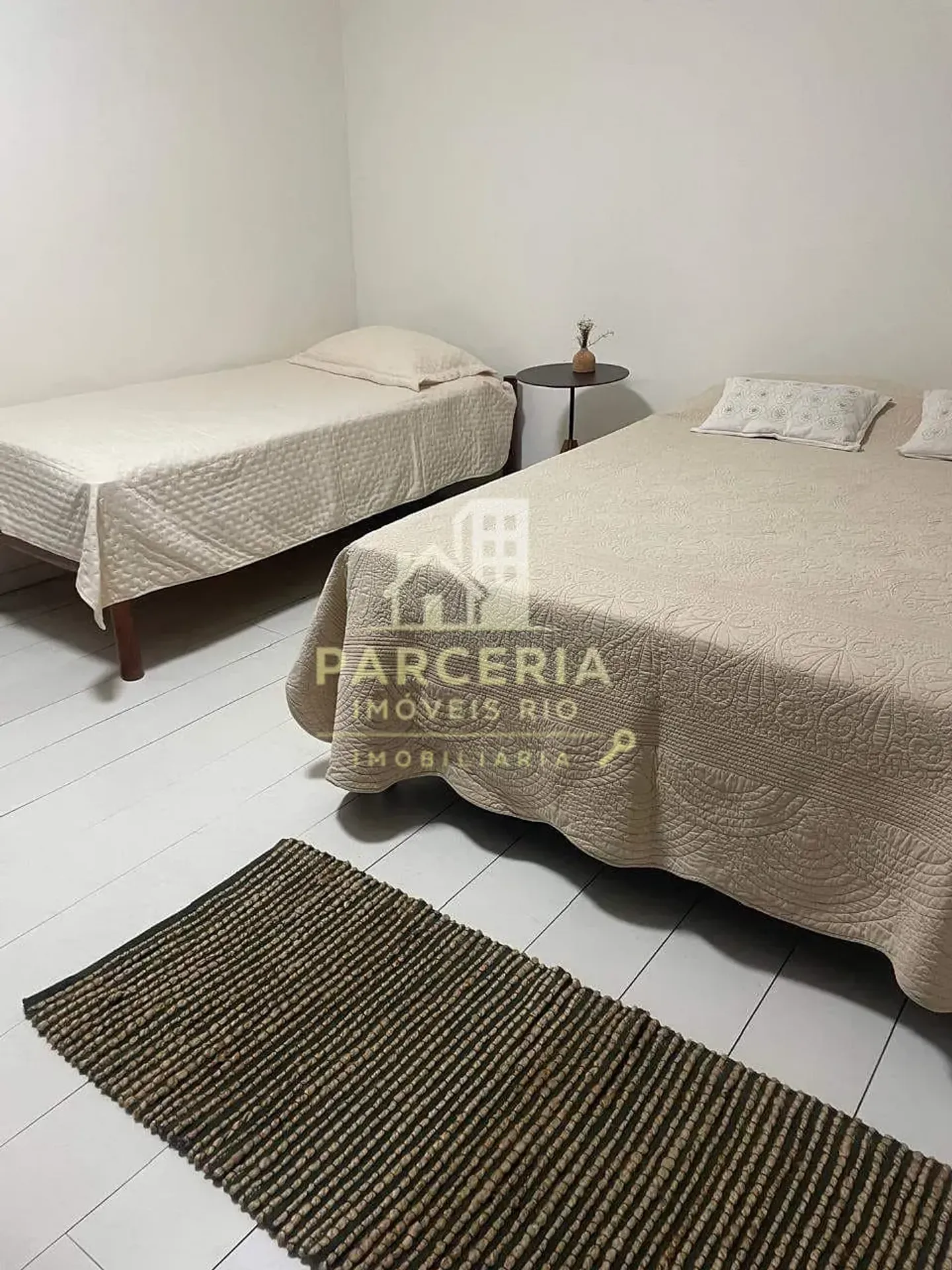 Casa mobiliada com 5 quartos e área de piscina compartilhada — photo 34