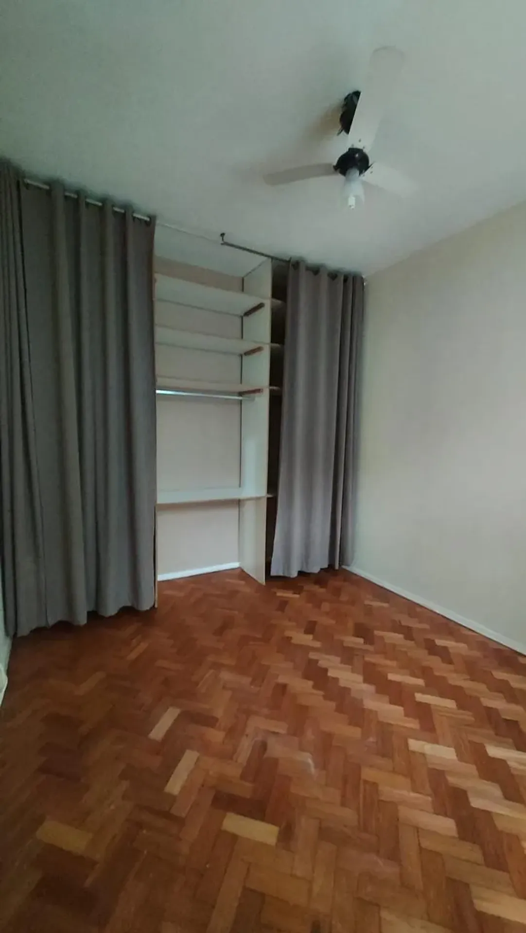 Apartamento mobiliado de 55 m² com 3 quartos e mesa — photo 14