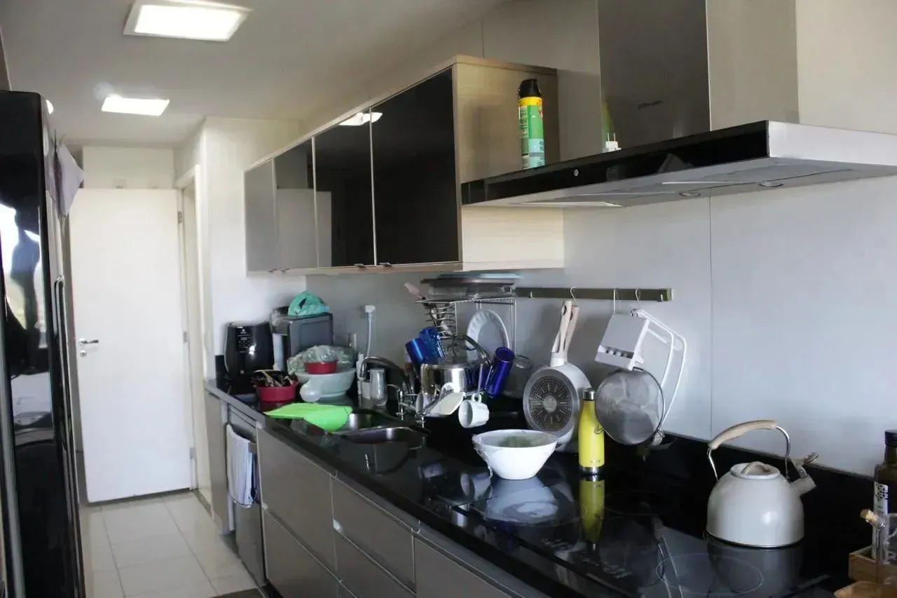 Apartamento de 206 m² com 4 quartos e varanda fechada — photo 11